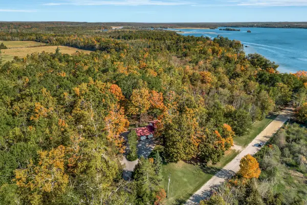 149 Lakebreeze RD, Kawartha Lakes, ON K0M 1N0