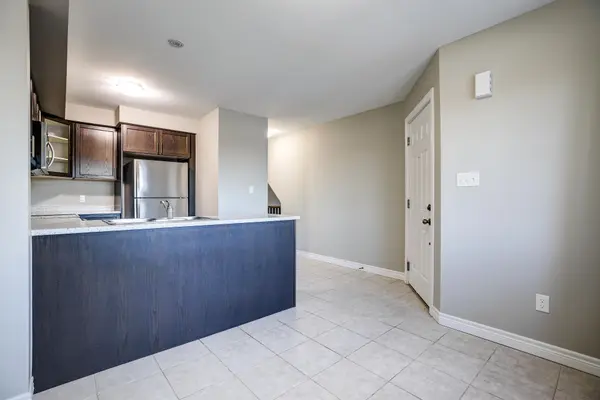 85 Mullin DR #2B, Guelph, ON N1E 0R4