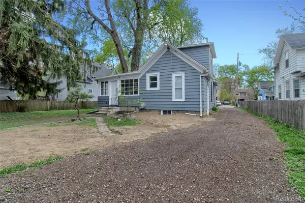 127 BATES ST, Jackson, MI 49202