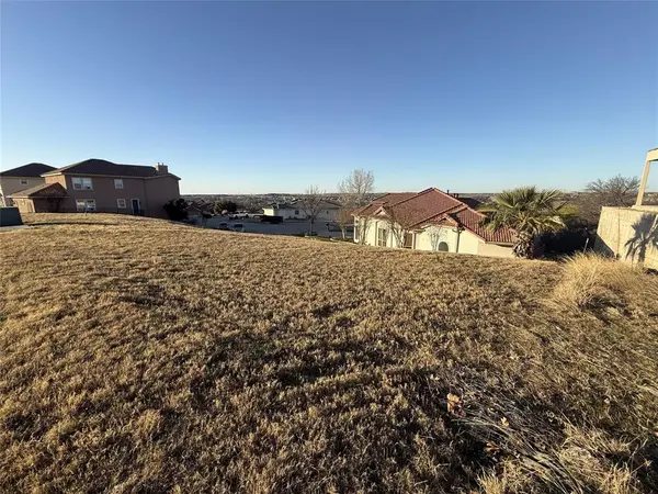 7705 Lakeview Circle, Fort Worth, TX 76179