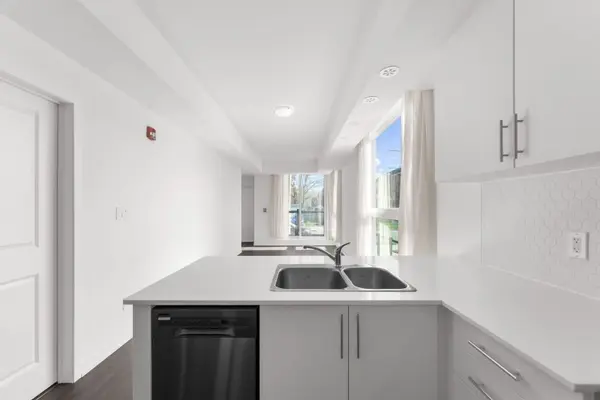 Toronto, ON M6A 0E1,16 Marquette AVE #5