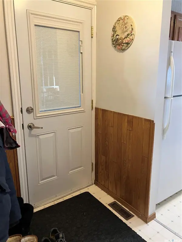 402 3rd STREET NW, Ituna, SK S0A 1N0