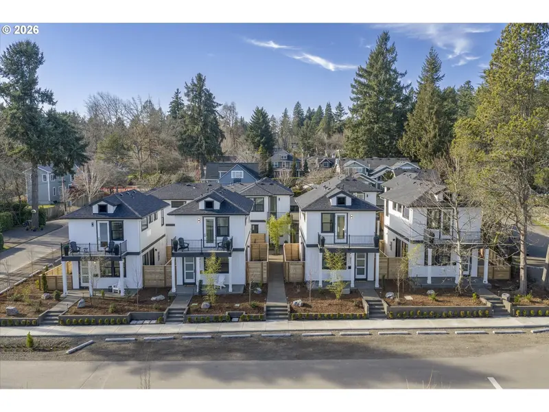 311 E AVE #C7, Lake Oswego, OR 97034