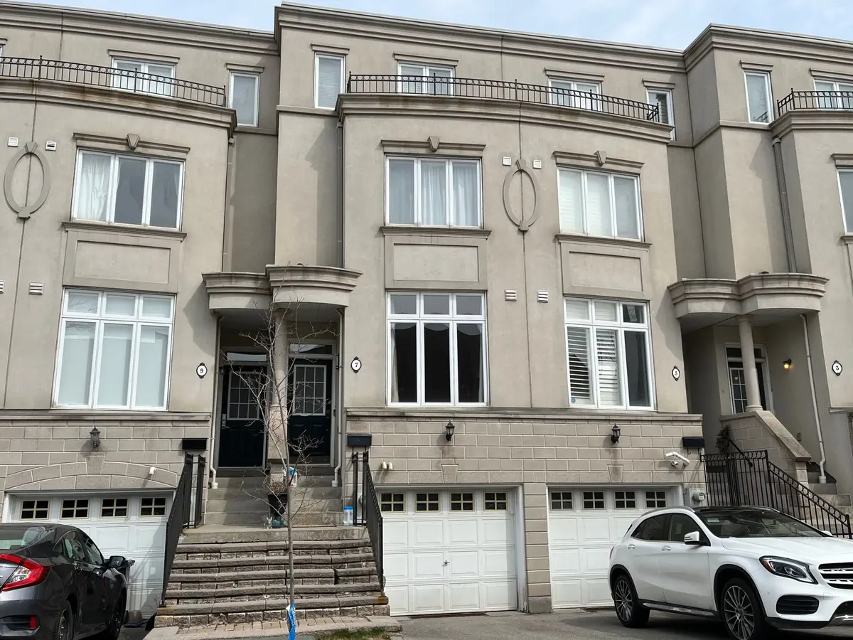 Toronto, ON M2M 4M4,7 English Garden WAY