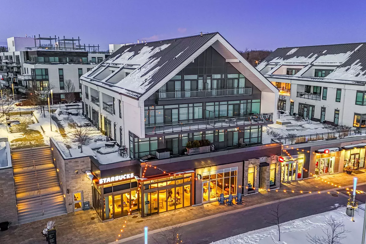 Innisfil, ON L9S 0M1,247 Broward WAY #31