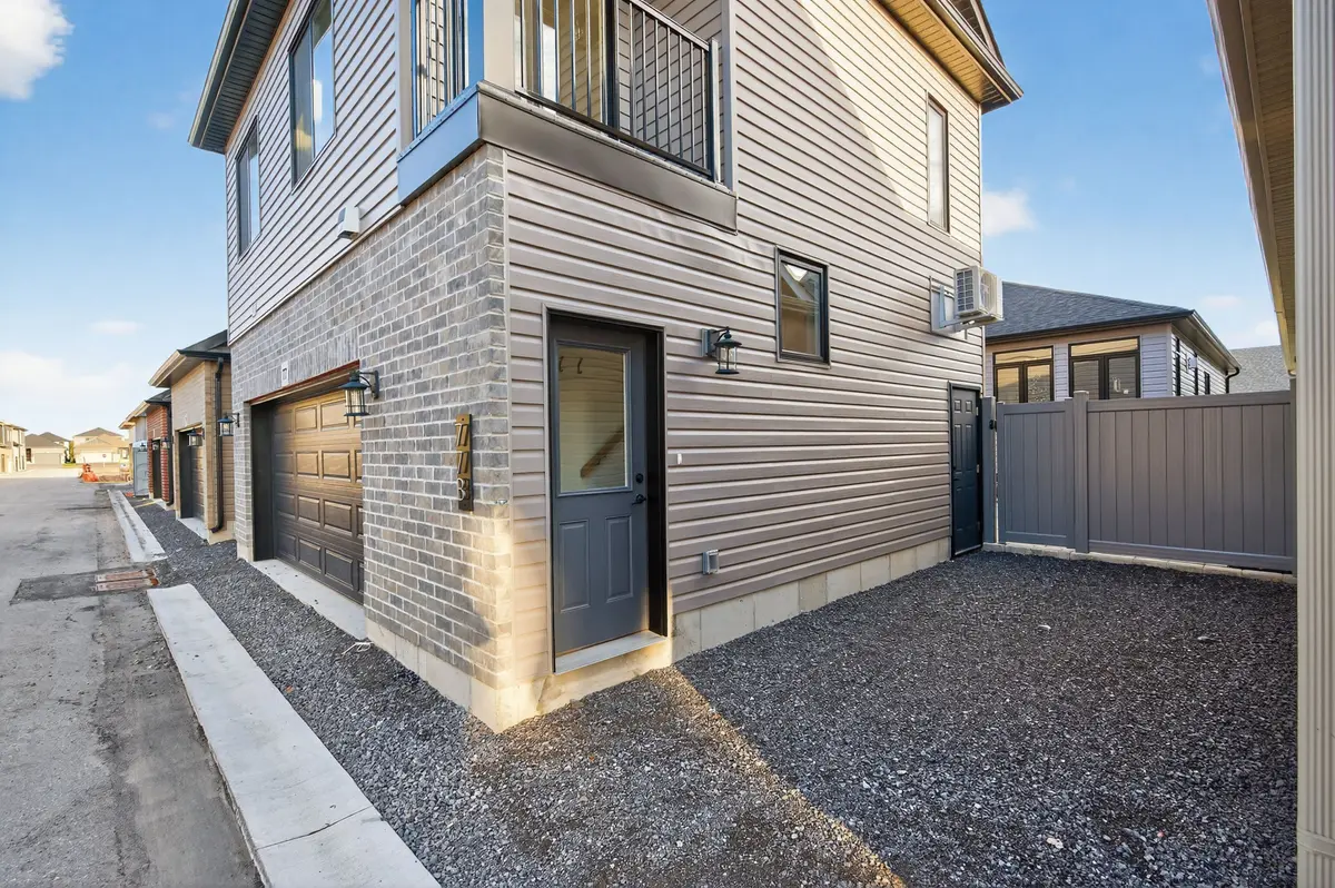 Belleville, ON K8N 0T1,77B Athabaska DR