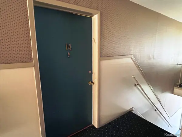 19810 W 12 MILE RD #14, Southfield, MI 48076