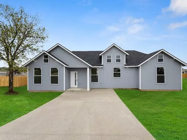 187 Cactus Canyon Drive, Bridgeport, TX 76426