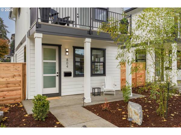 808 3 ST #C2, Lake Oswego, OR 97034