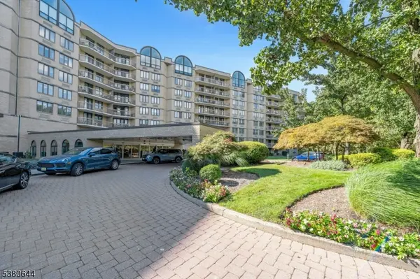 10 Smith Manor Blvd #105, West Orange Twp., NJ 07052