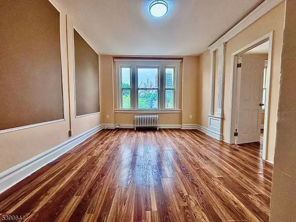 62 Cambridge #3A, East Orange City, NJ 07018