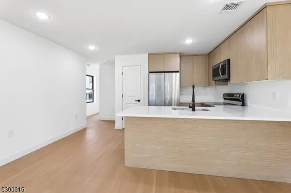 27 Robert St, Paterson City, NJ 07503