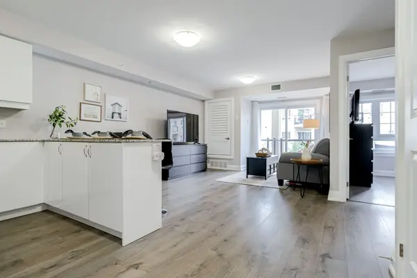 481 Rupert AVE #226, Whitchurch-stouffville, ON L4A 1Y7