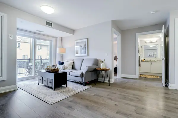 481 Rupert AVE #226, Whitchurch-stouffville, ON L4A 1Y7