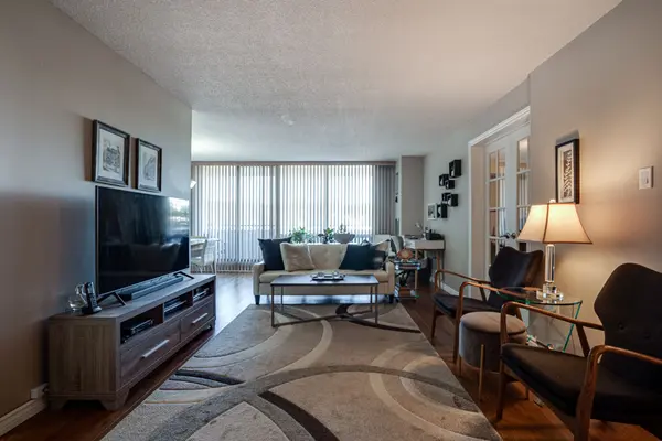 2055 UPPER MIDDLE RD #409, Burlington, ON L7P 3P4