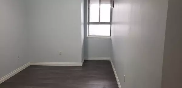 Toronto W10, ON M9V 4M1,40 Panorama CT #1407