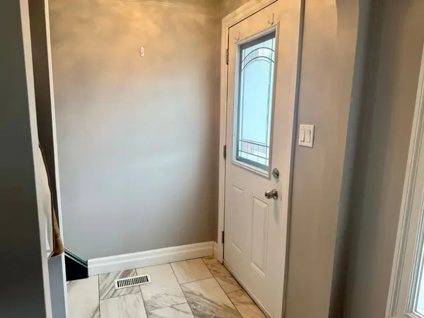 582 9th ST, Hanover, ON N4N 1M6