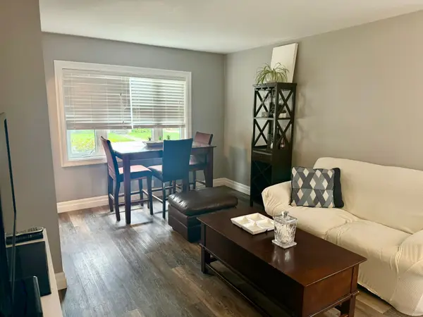 582 9th ST, Hanover, ON N4N 1M6