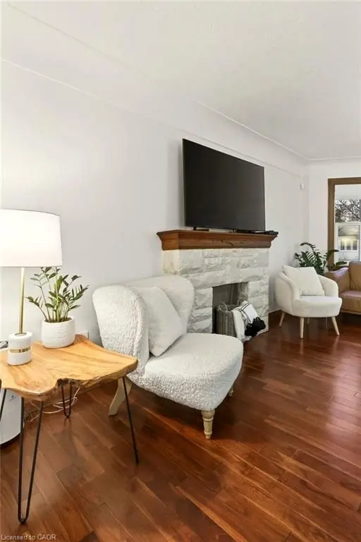 17 Gary AVE, Hamilton, ON L8S 1Y2