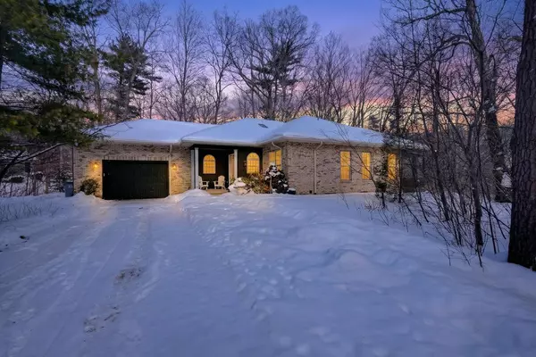 Lambton Shores, ON N0M 1T0,10240 Woodpark CT