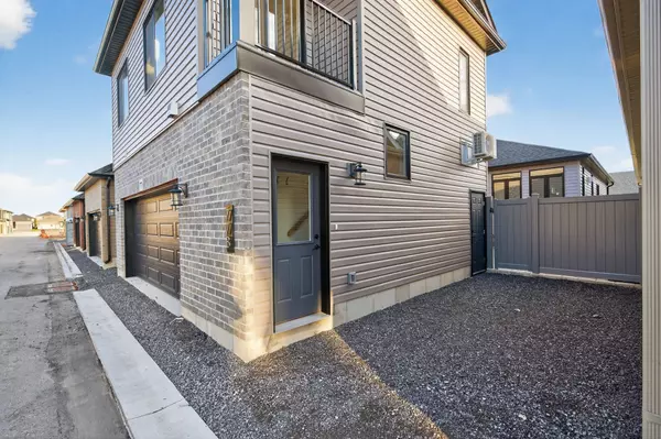 77B Athabaska DR, Belleville, ON K8N 0T1