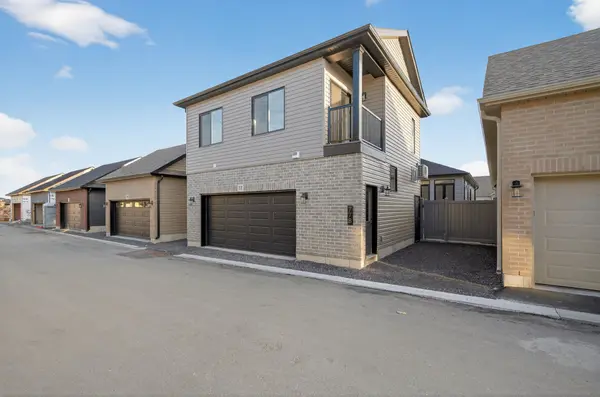 Belleville, ON K8N 0T1,77B Athabaska DR