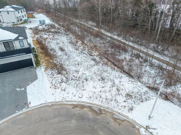 200 Eagle ST, North Middlesex, ON N0M 2K0