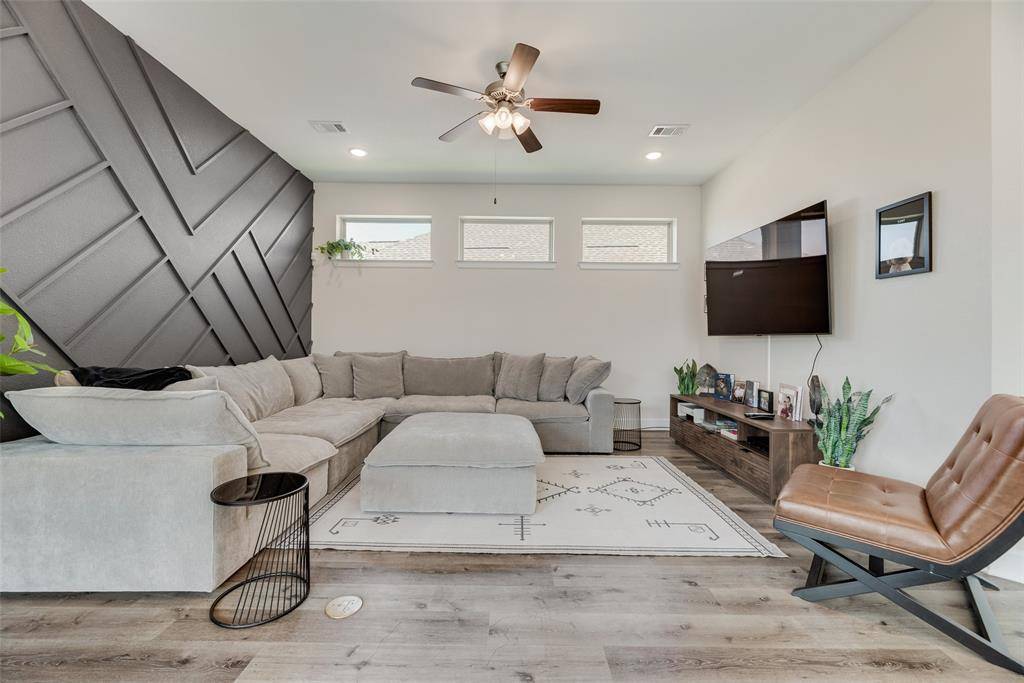 912 Lamp Post Lane, Argyle, TX 76226