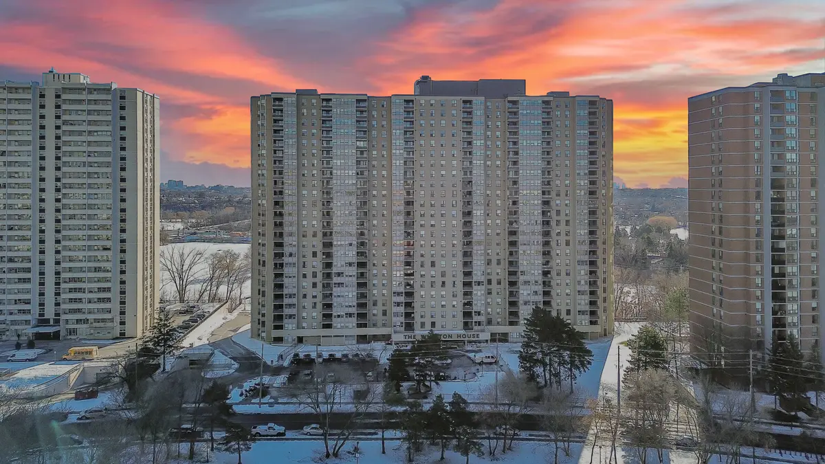 Toronto, ON M6M 5A7,75 Emmett AVE #602