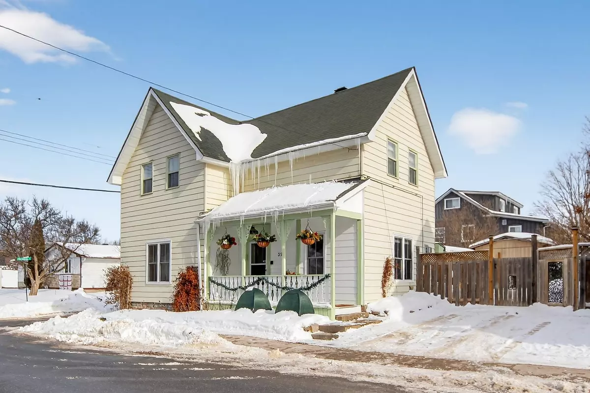 Mississippi Mills, ON K0A 1A0,35 Mary ST