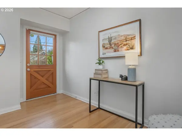 5851 NE 16TH AVE, Portland, OR 97211