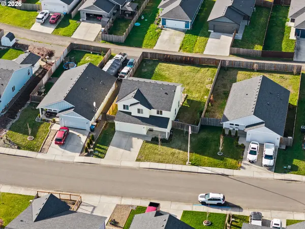 405 CARDINAL AVE, Winlock, WA 98596