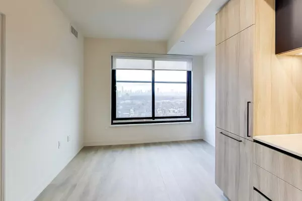 Toronto C01, ON M6R 0B2,181 Sterling RD #1421