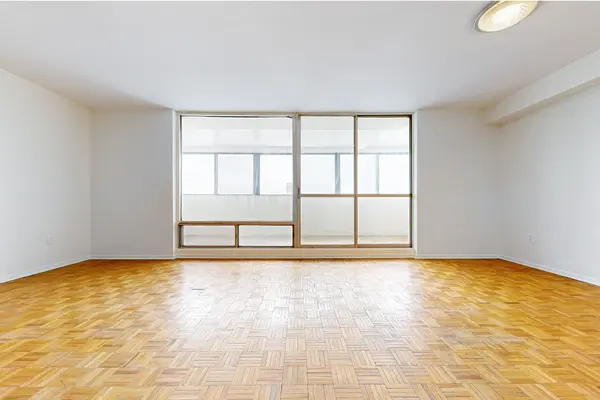 1 Massey SQ #2306, Toronto E03, ON M4C 5L4