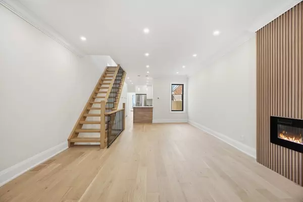 Toronto, ON M6P 1W6,241 Maria ST