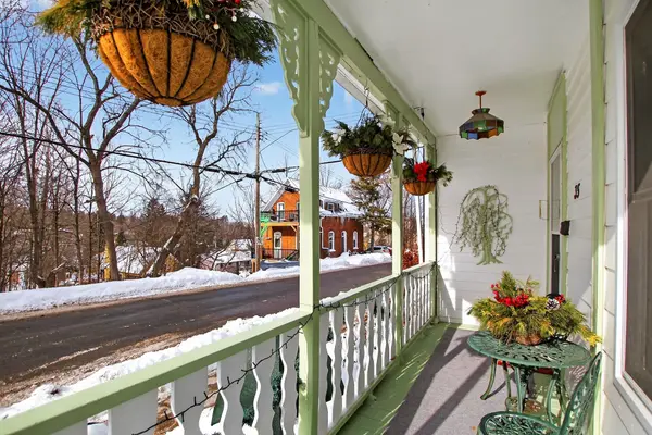 Mississippi Mills, ON K0A 1A0,35 Mary ST