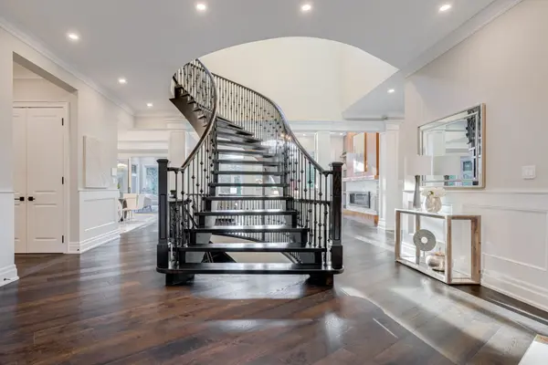 126 McGregor CRES, Hamilton, ON L9G 1B5