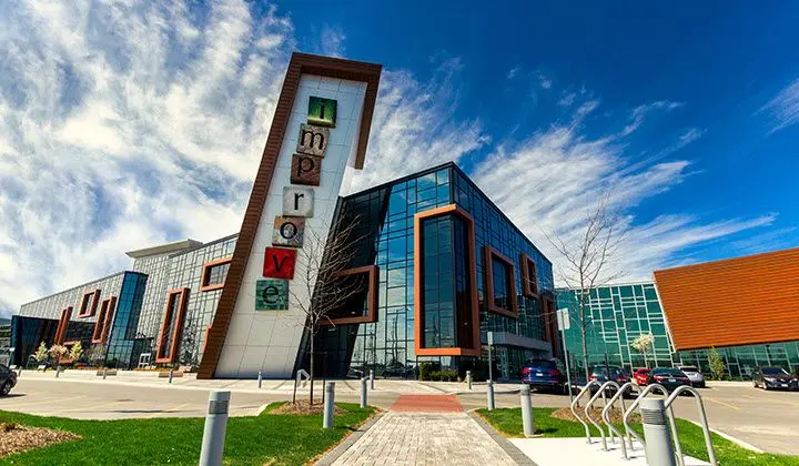 7250 Keele ST #170, Vaughan, ON L4K 1Z8