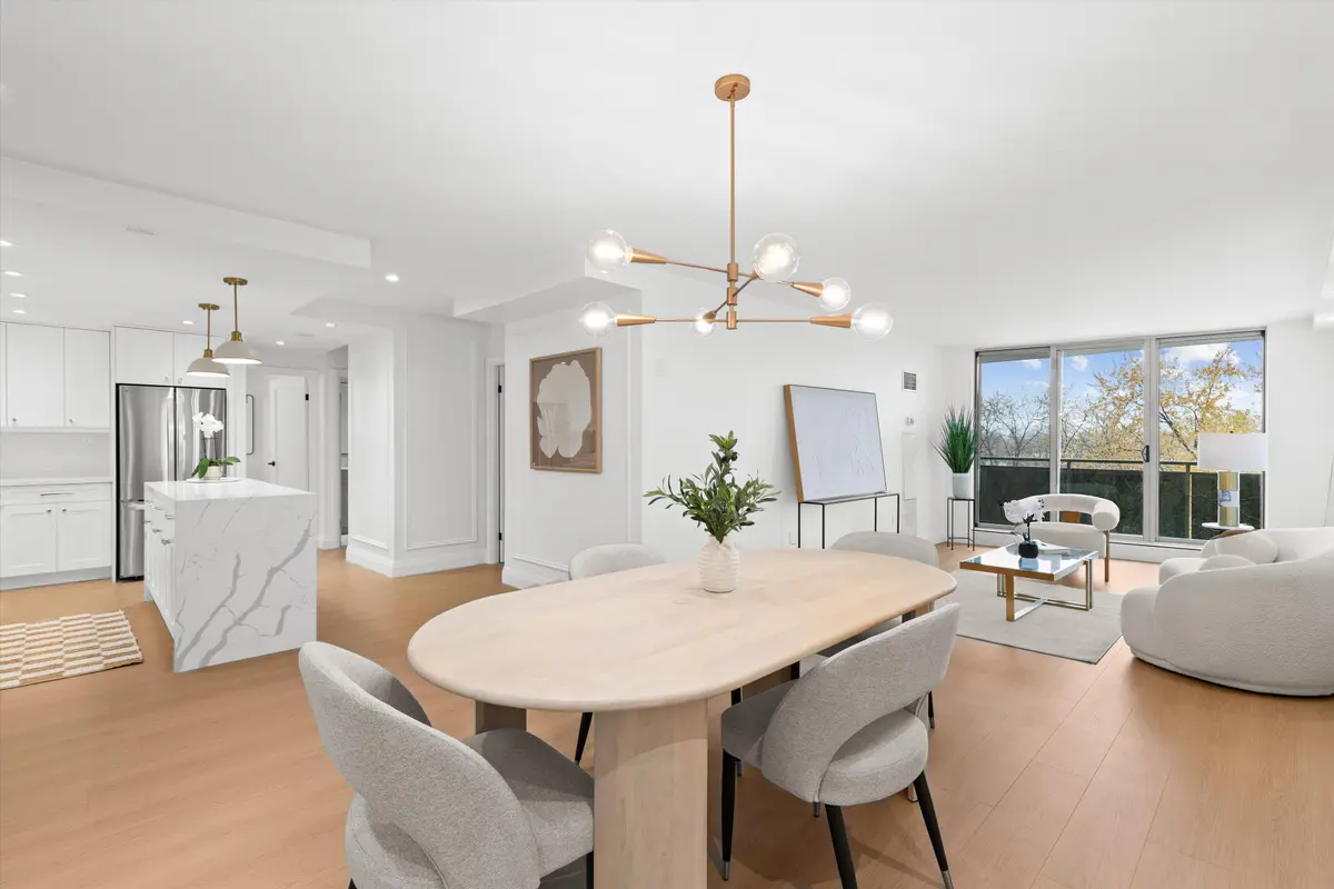 820 Burnhamthorpe RD #508, Toronto W08, ON M9C 4W2