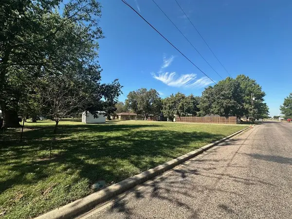 201 Sloan Street, Whitesboro, TX 76273