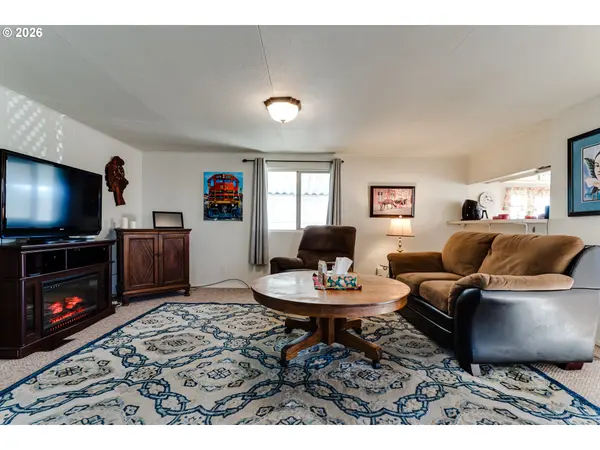 1400 CANDLELIGHT DR #231, Eugene, OR 97402