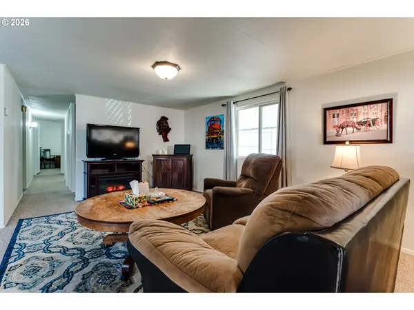 1400 CANDLELIGHT DR #231, Eugene, OR 97402