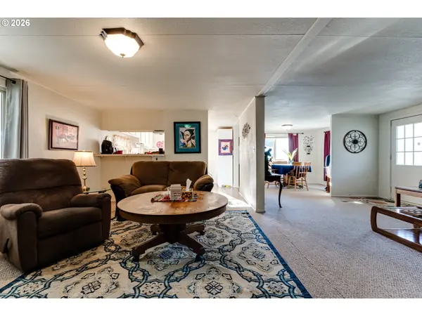 1400 CANDLELIGHT DR #231, Eugene, OR 97402