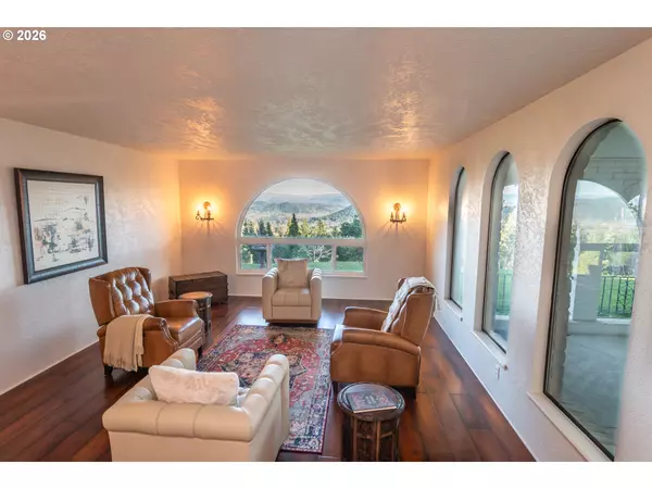 Roseburg, OR 97471,250 MOUNTAIN DR