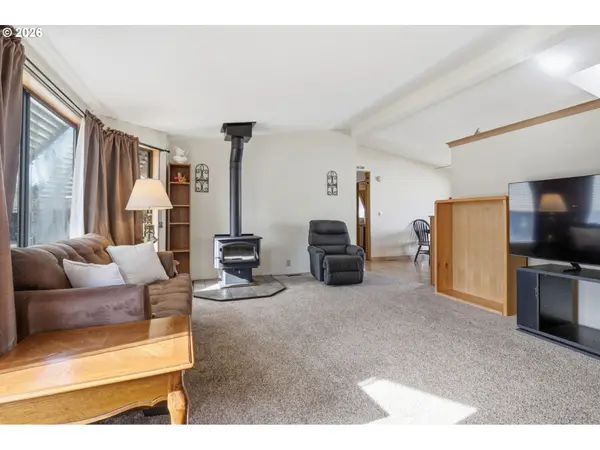 Beaverton, OR 97006,100 SW 195TH AVE #204