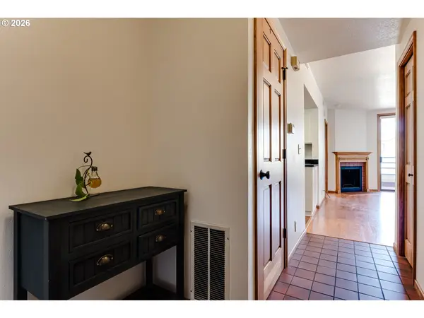 606 WIMBLEDON CT, Eugene, OR 97401