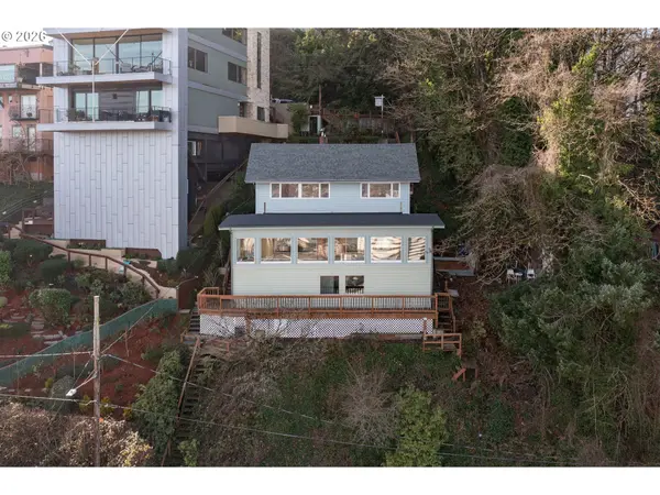 2604 SW Buckingham AVE, Portland, OR 97201