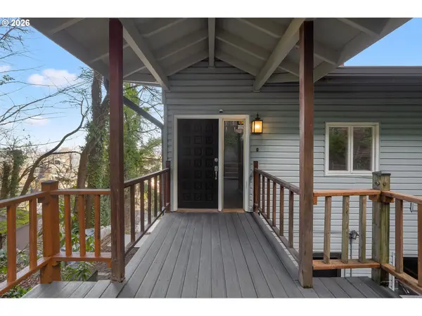 2604 SW Buckingham AVE, Portland, OR 97201