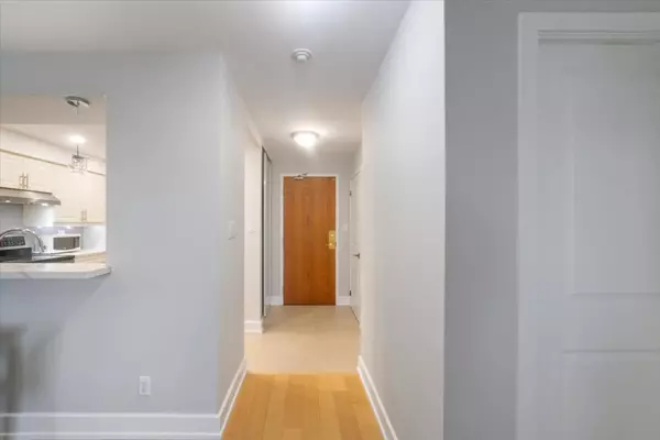 Toronto, ON M4A 2X4,1700 Eglinton AVE E #912