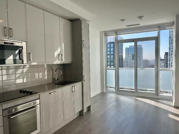 Toronto C08, ON M5B 0B9,77 Mutual ST #Ph07